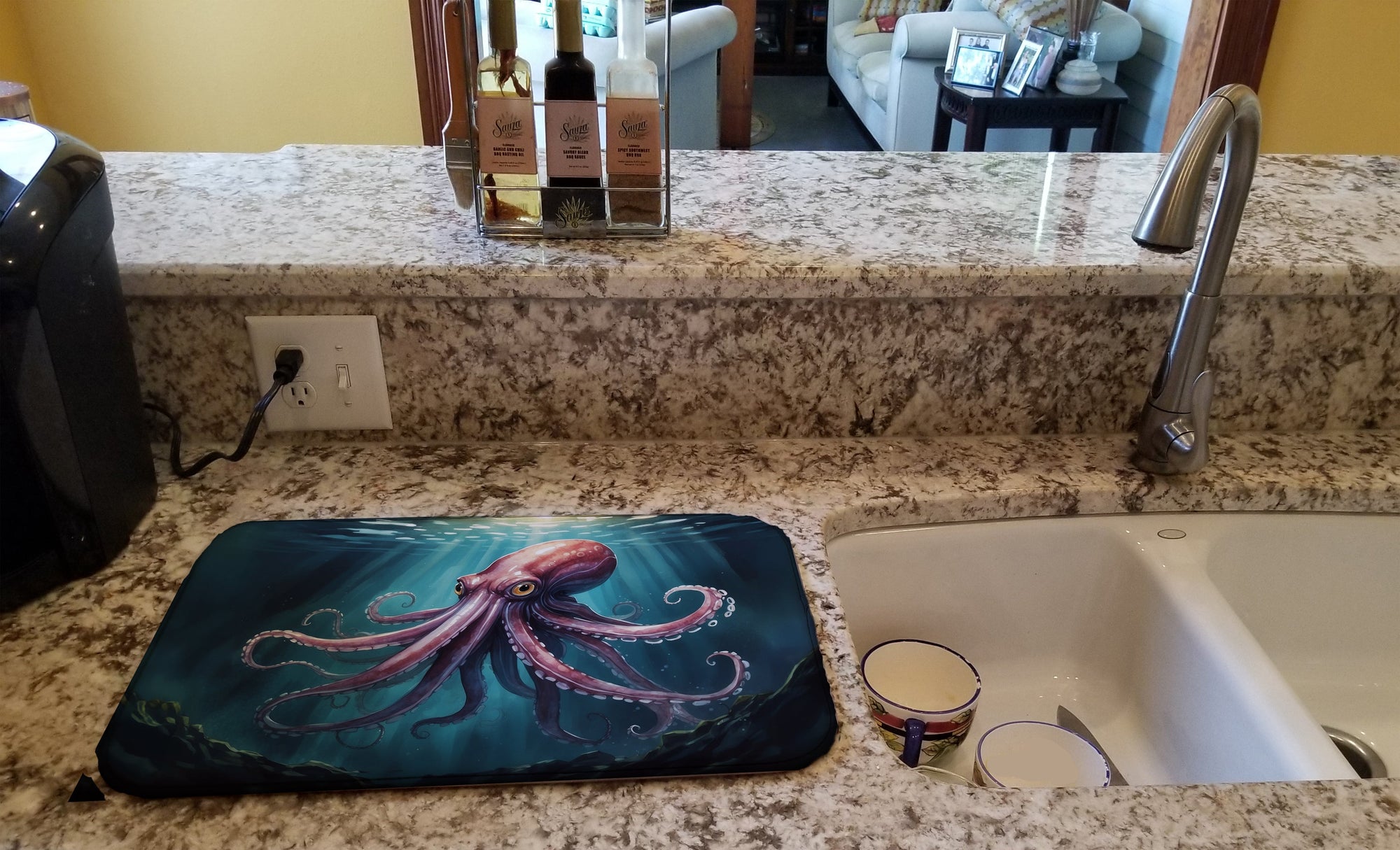 Caroline's Treasures Giant Squid Dish Drying Mat