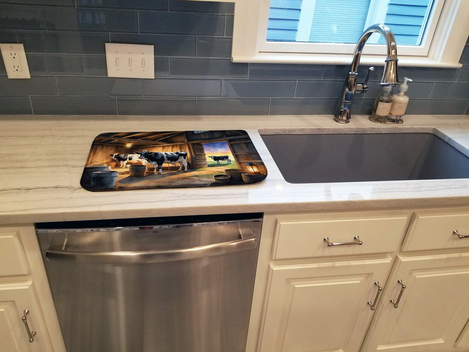 Caroline's Treasures Cows Evening Milking Time Dish Drying Mat