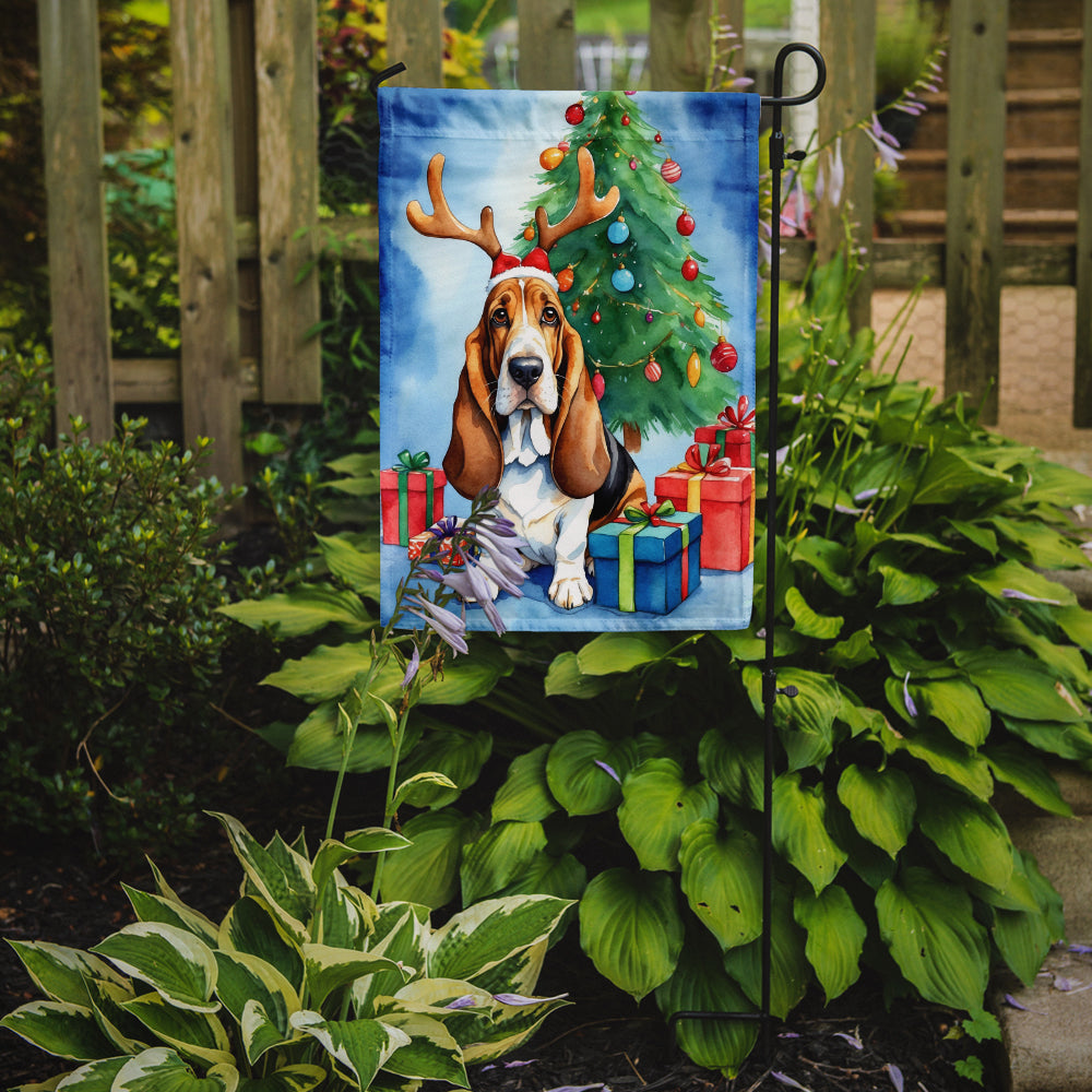 Caroline's Treasures Basset Hound Christmas Garden Flag – Dog in Reindeer Antlers with Tree & Gifts