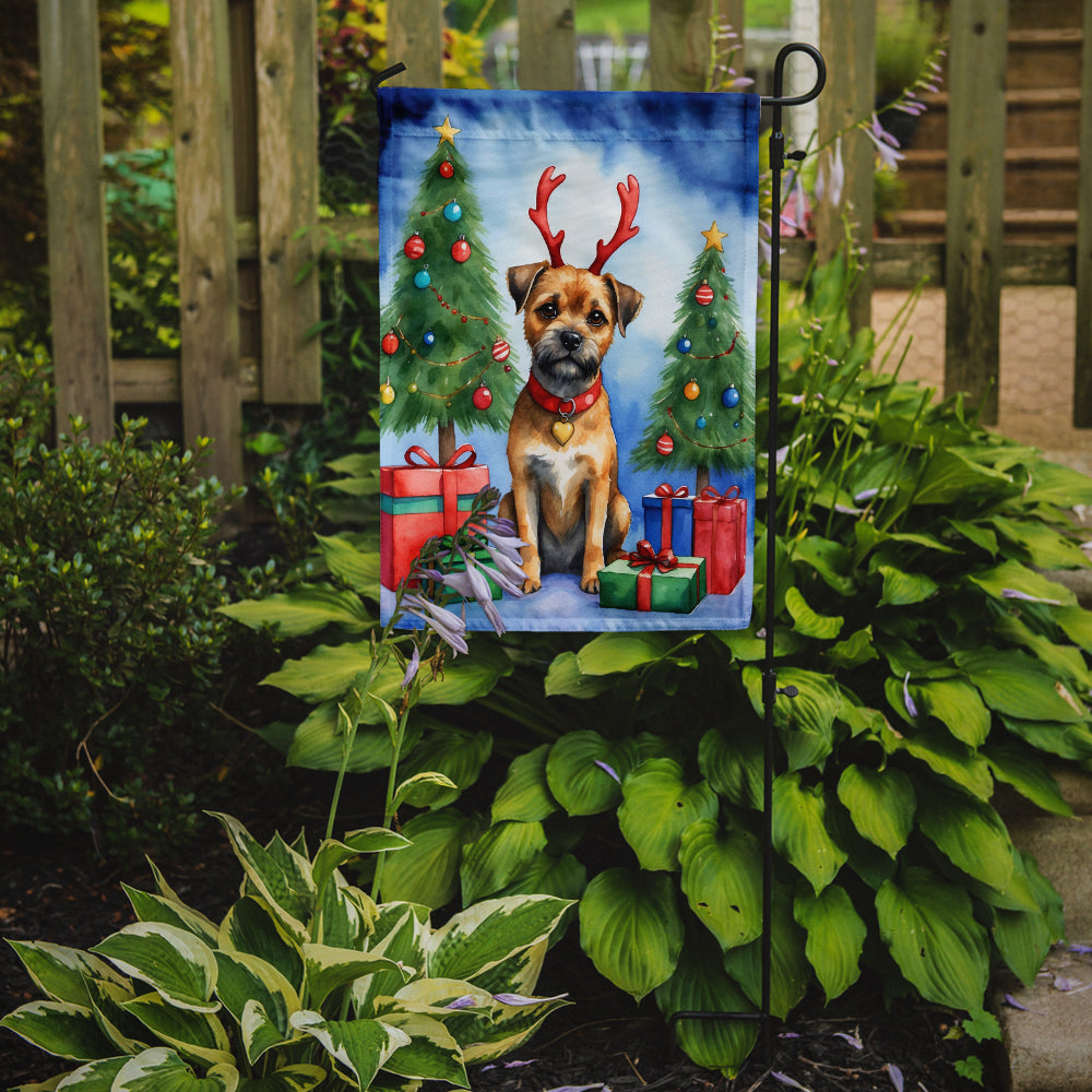 Caroline's Treasures Border Terrier Christmas Garden Flag – Dog in Reindeer Antlers with Tree & Gifts