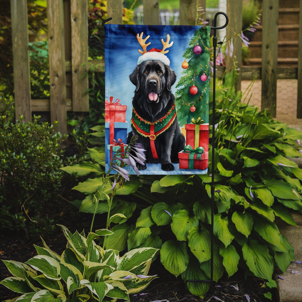 Caroline's Treasures Newfoundland Christmas Garden Flag – Dog in Reindeer Antlers with Tree & Gifts