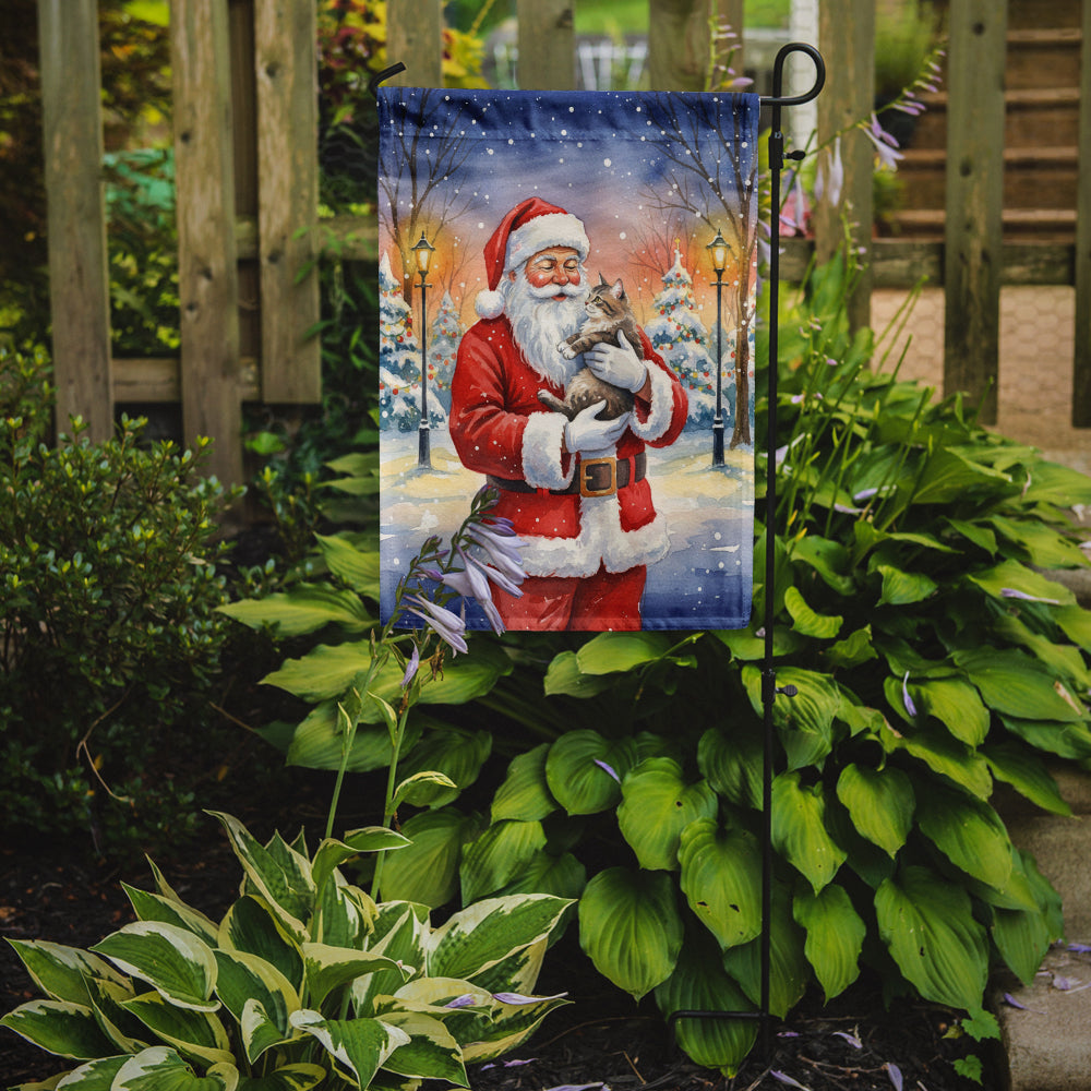 Caroline's Treasures American Shorthair Cat with Santa Claus Garden Flag