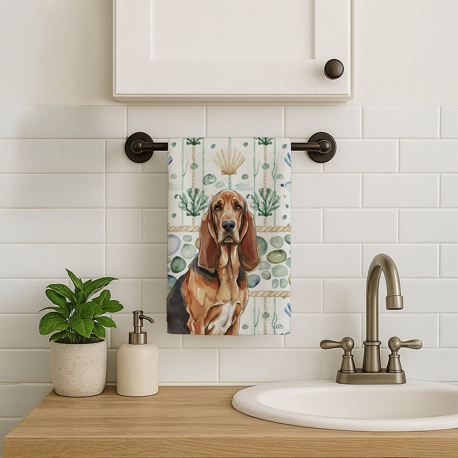 Caroline's Treasures Liver and Tan Bloodhound Coastal Sea Glass Kitchen Towel