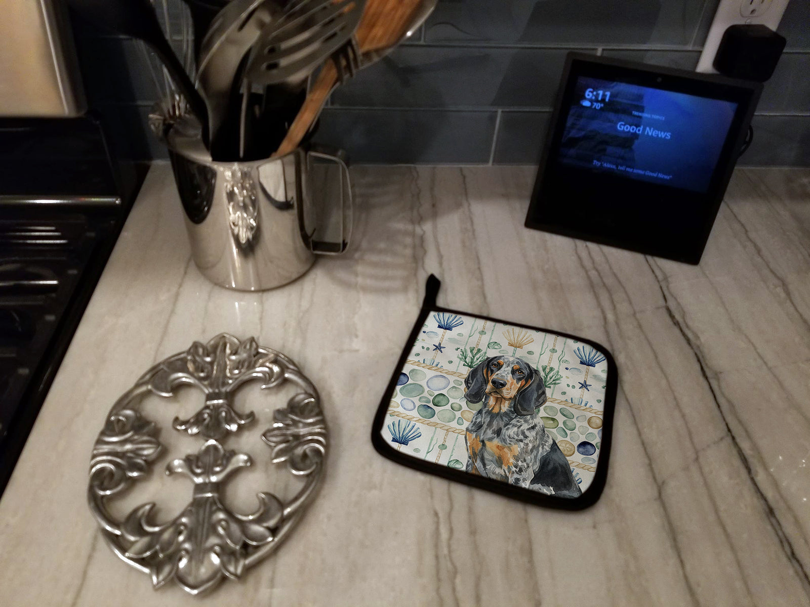 Caroline's Treasures Bluetick Coonhound Coastal Sea Glass Pair of Pot Holders