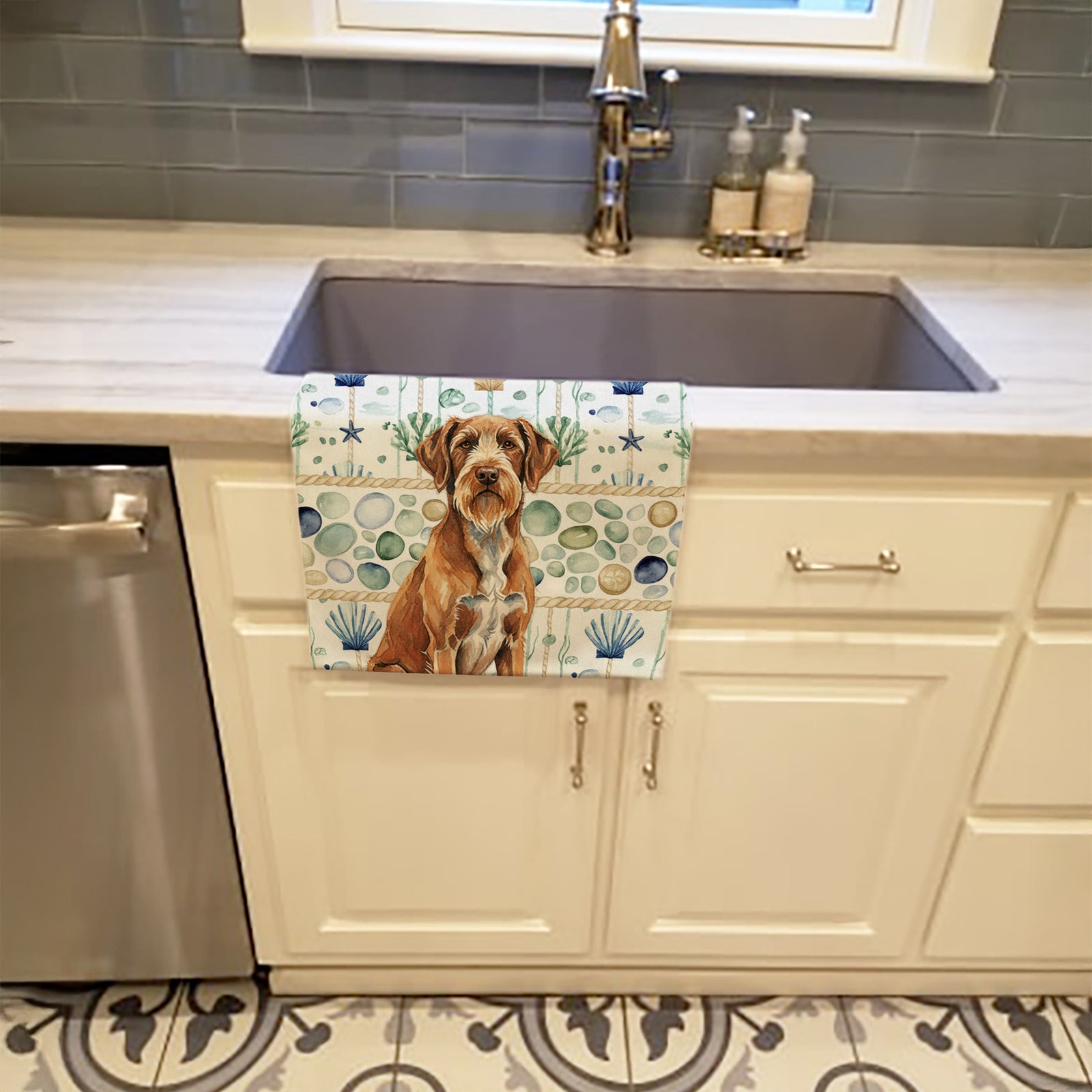 Caroline's Treasures Wirehaired Pointing Griffon Coastal Sea Glass Kitchen Towel