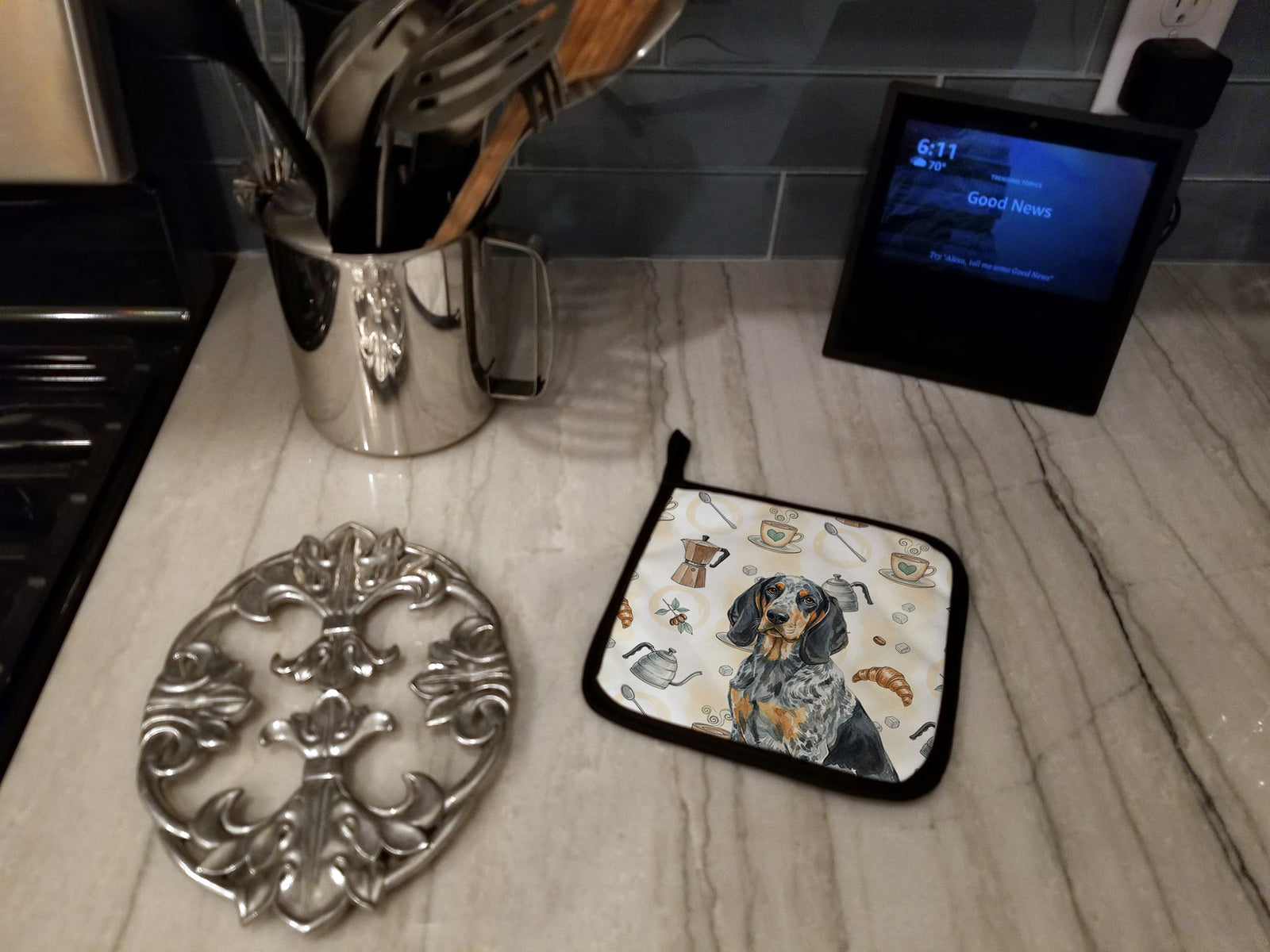 Caroline's Treasures Bluetick Coonhound Coffee Bar Pair of Pot Holders