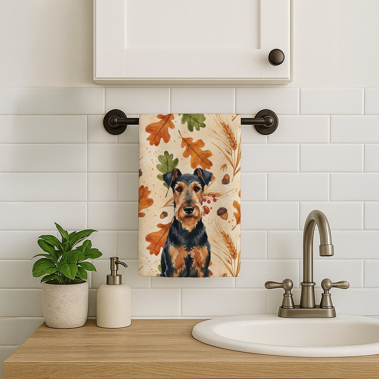 Caroline's Treasures Airedale Terrier Heirloom Fall Kitchen Towel
