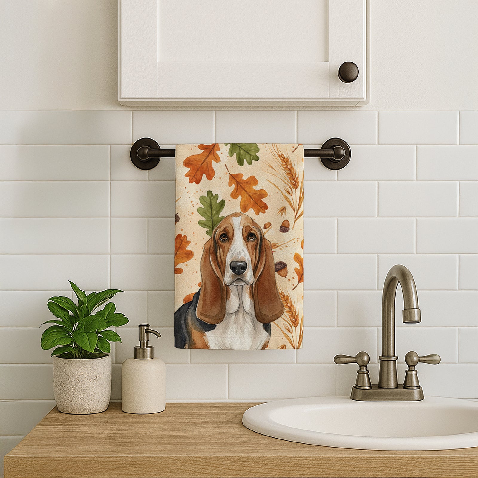 Caroline's Treasures Tricolor and White Basset Hound Heirloom Fall Kitchen Towel