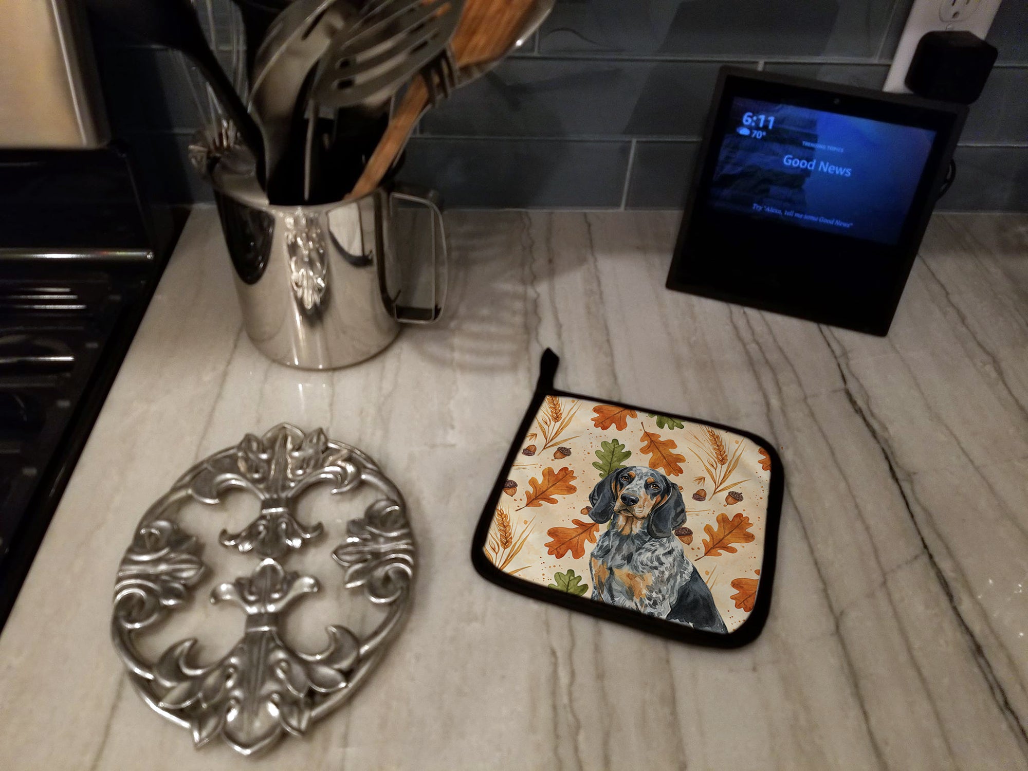 Caroline's Treasures Bluetick Coonhound Heirloom Fall Pair of Pot Holders