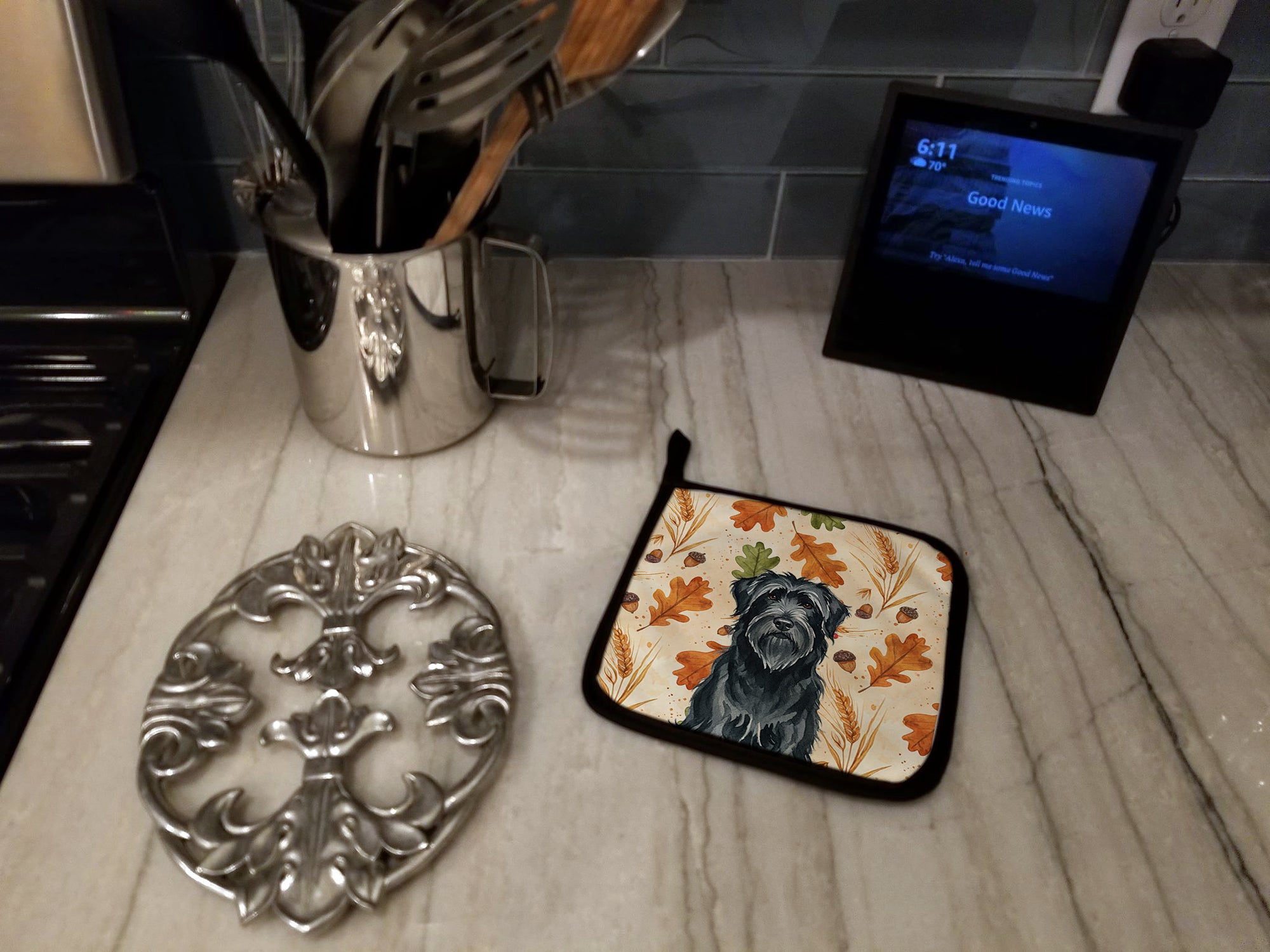 Caroline's Treasures Black Briard Heirloom Fall Pair of Pot Holders