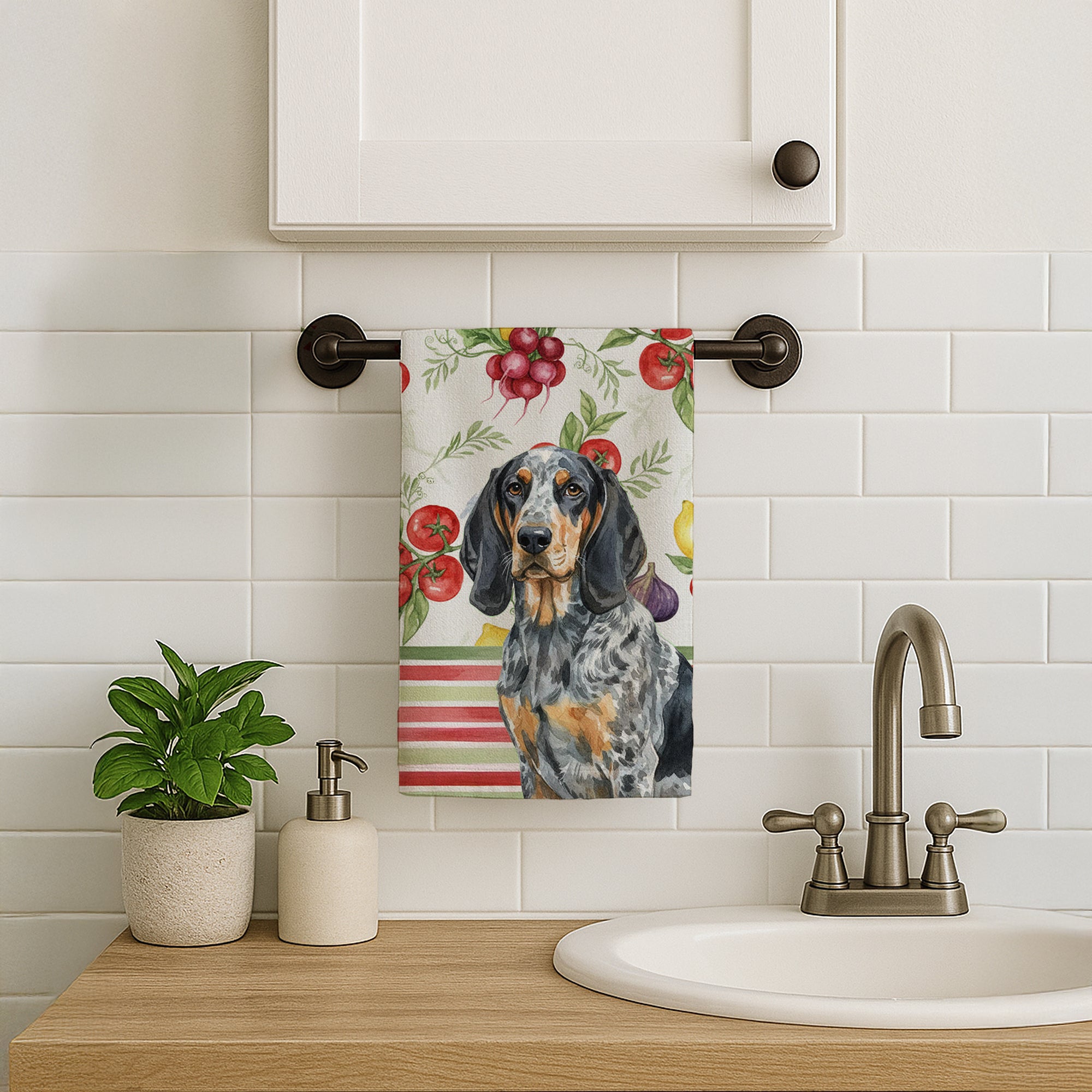 Caroline's Treasures Bluetick Coonhound Vegetables Kitchen Towel