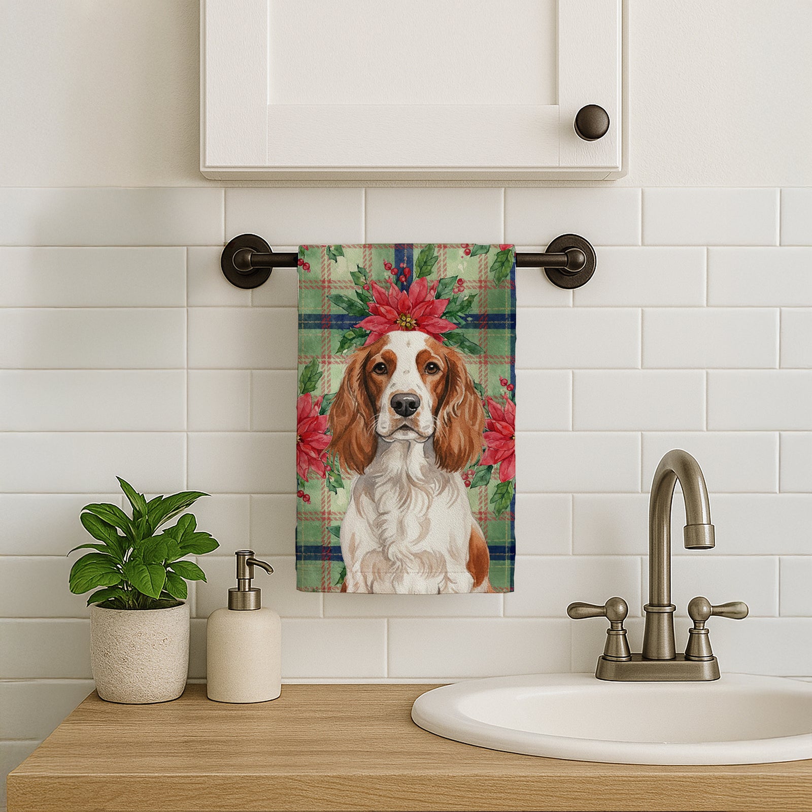 Caroline's Treasures Welsh Springer Spaniel Christmas PoinsettIas Kitchen Towel