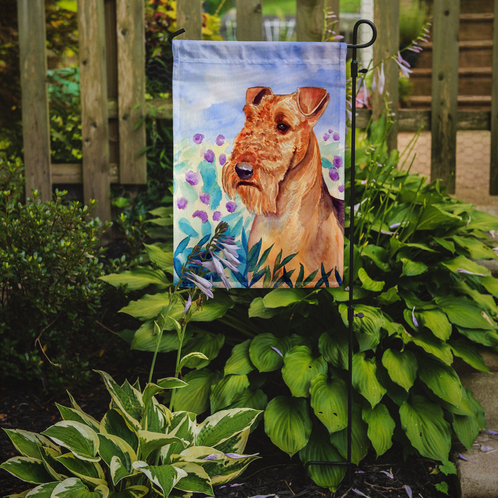Airedale Terrier en Fleurs Drapeau Jardin Taille