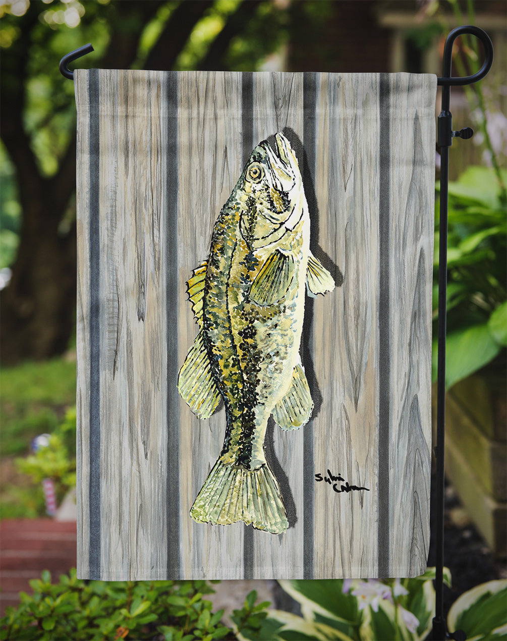 Fish Bass Flag Garden Size.