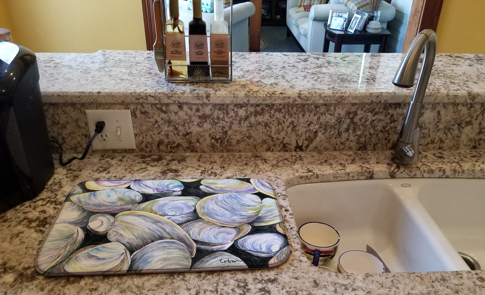 Caroline's Treasures Clam Quahog Dish Drying Mat – Absorbent, Artistic Kitchen Essentials 8714DDM