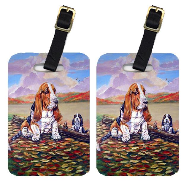 Pair of 2 Basset Hound Little one watching Luggage Tags by Caroline's Treasures