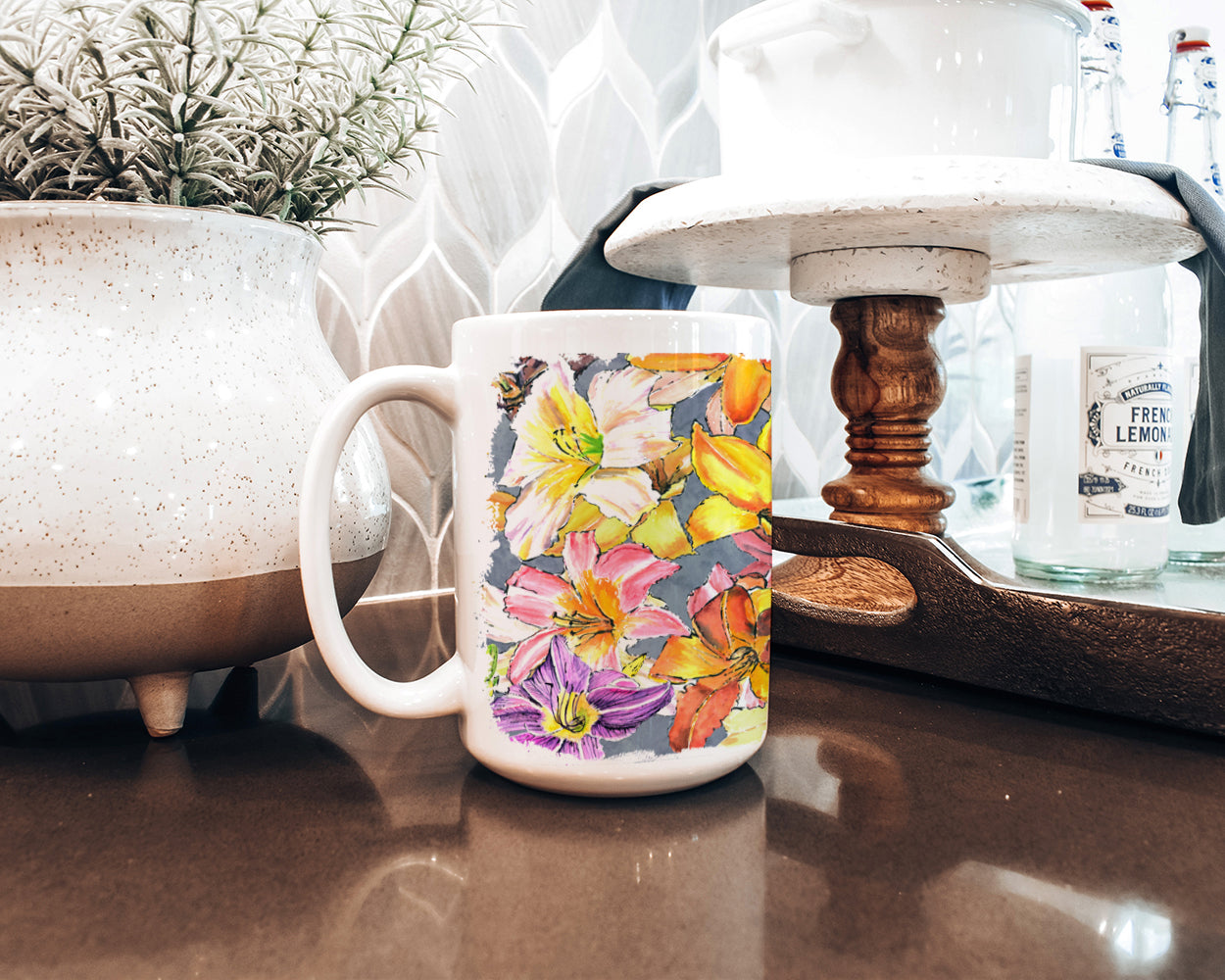 Day Lillies Dishwasher Safe Microwavable Ceramic Coffee Mug 15 ounce 8892CM15