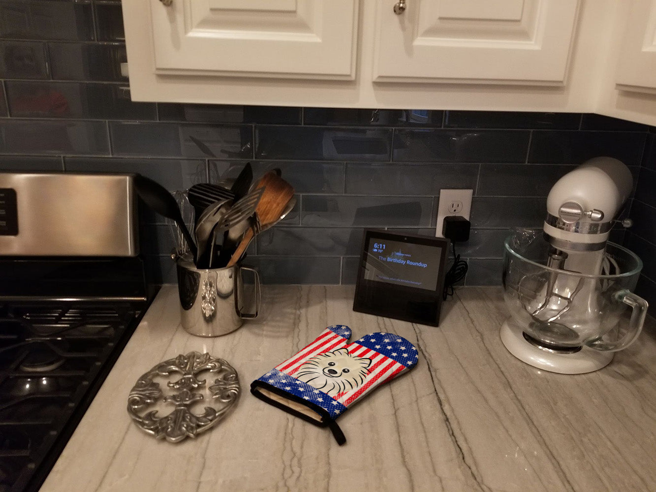 American Flag and Pomeranian Oven Mitt BB2137OVMT