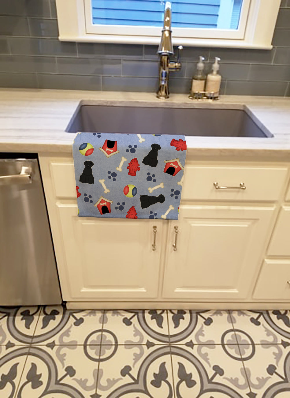Dog House Collection Giant Schnauzer Kitchen Towel BB2679KTWL - the-store.com