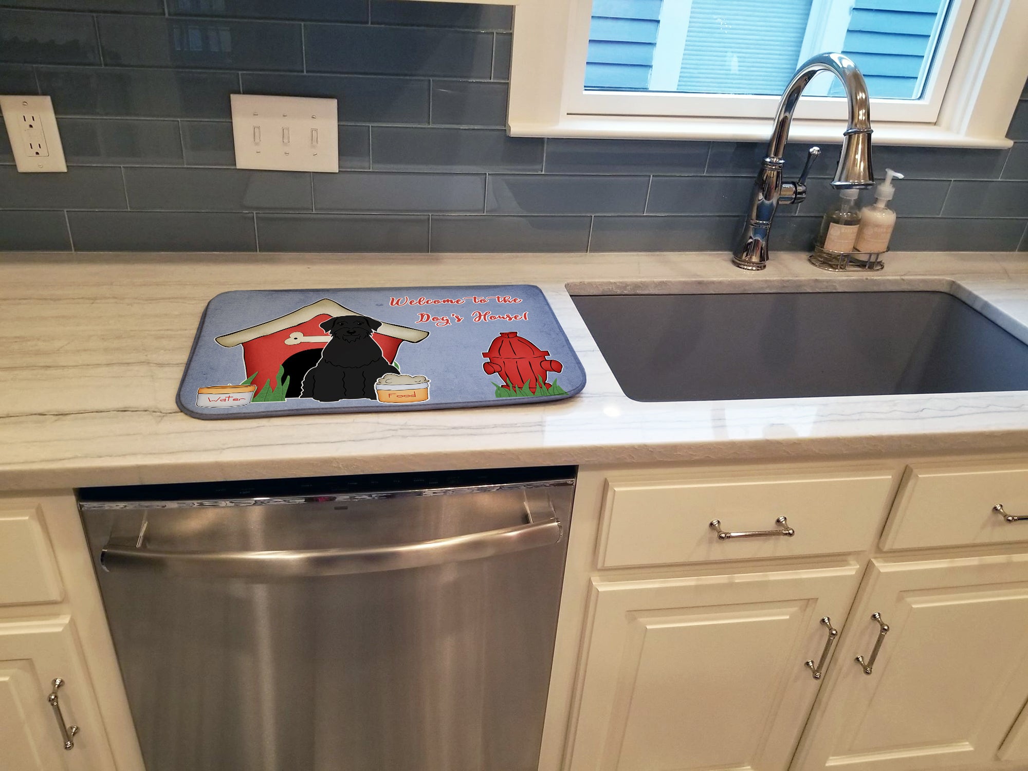 Dog House Collection Giant Schnauzer Dish Drying Mat BB2820DDM  the-store.com.