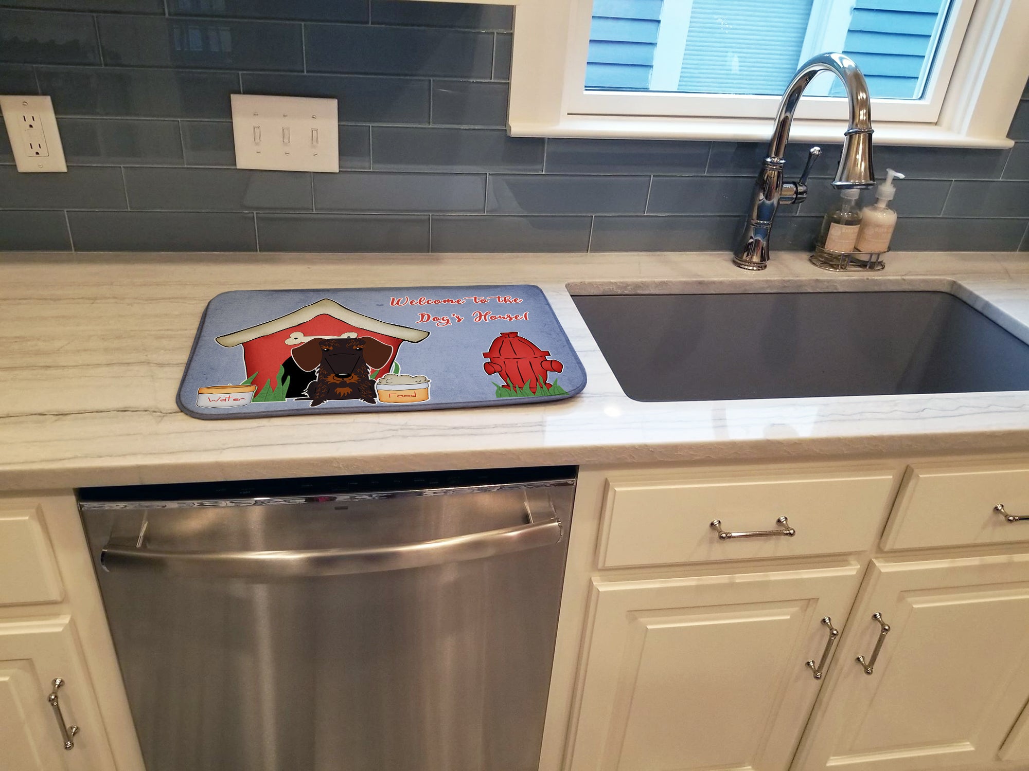 Dog House Collection Wire Haired Dachshund Chocolate Dish Drying Mat BB2883DDM  the-store.com.