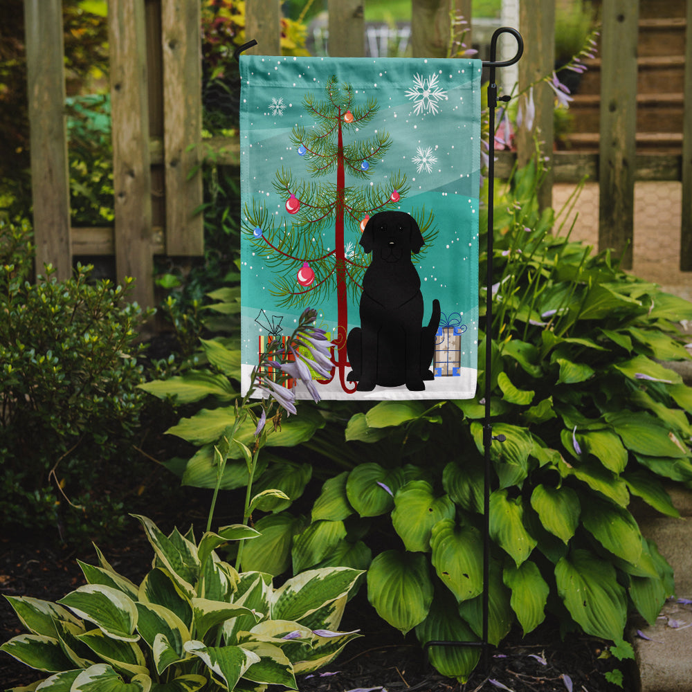 Caroline's Treasures Merry Christmas Tree Black Labrador Garden Flag - Outdoor Decorative Yard Flag BB4182GF