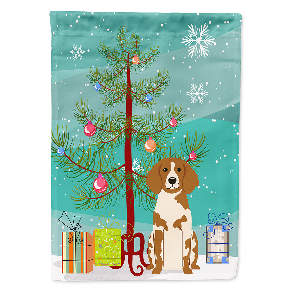 Merry Christmas Tree Brittany Spaniel Flag Canvas House Size BB4197CHF  the-store.com.