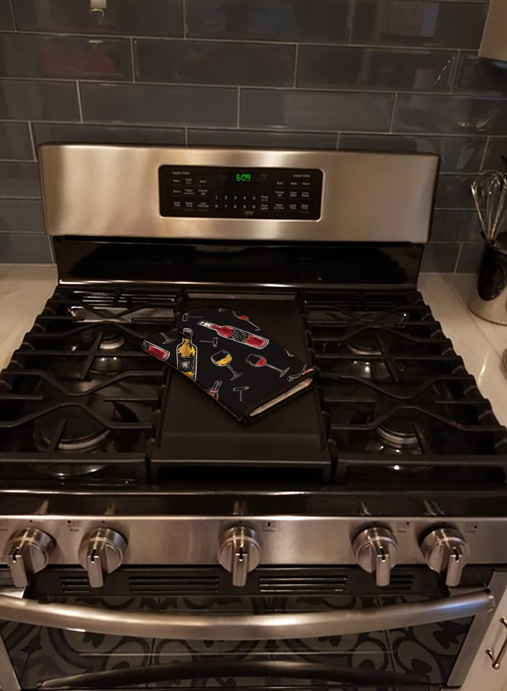 Caroline's Treasures Red and White Wine on Black Oven Mitt BB5197OVMT