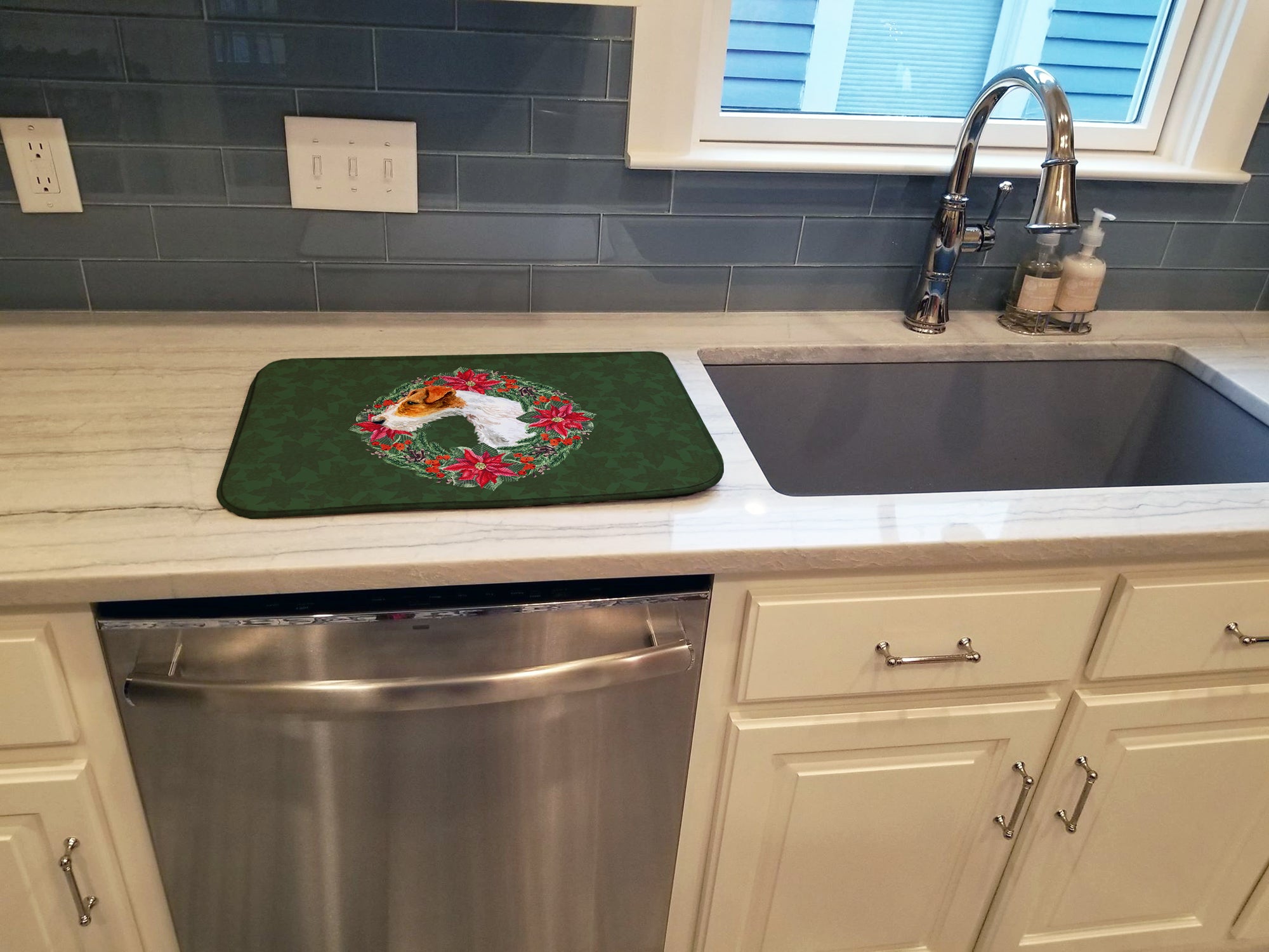 Fox Terrier Poinsetta Wreath Dish Drying Mat CK1516DDM