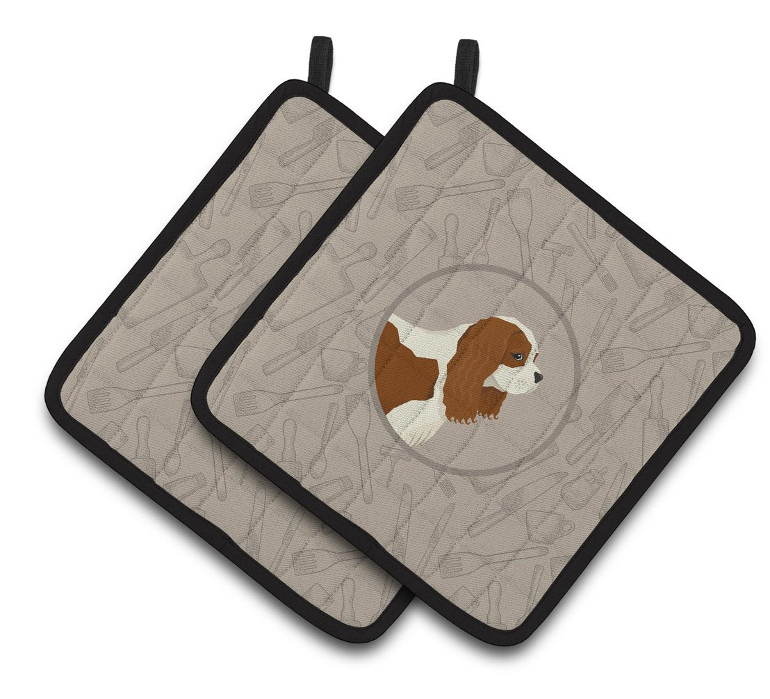 Cavalier Spaniel In the Kitchen Pair of Pot Holders CK2176PTHD by Caroline&#39;s Treasures
