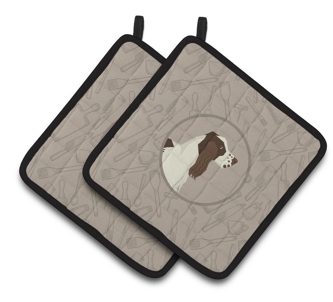 English Springer Spaniel In the Kitchen Pair of Pot Holders CK2184PTHD by Caroline&#39;s Treasures