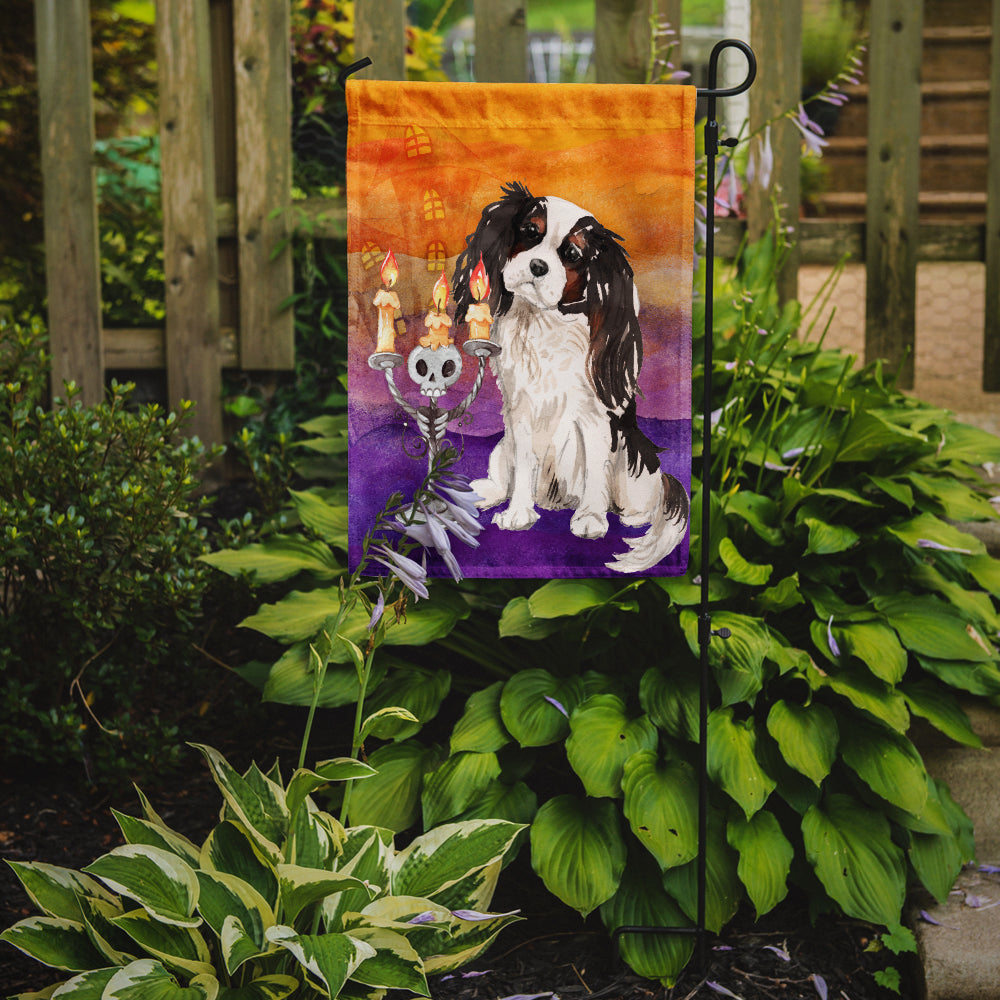 Caroline's Treasures Hallween Tricolor Cavalier Spaniel Garden Flag - Outdoor Decorative Yard Flag CK3201GF