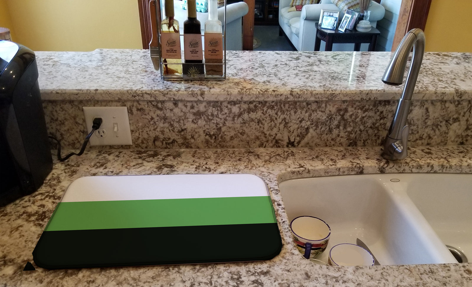 Caroline's Treasures Neutrois Pride Dish Drying Mat – Absorbent, Artistic Kitchen Essentials