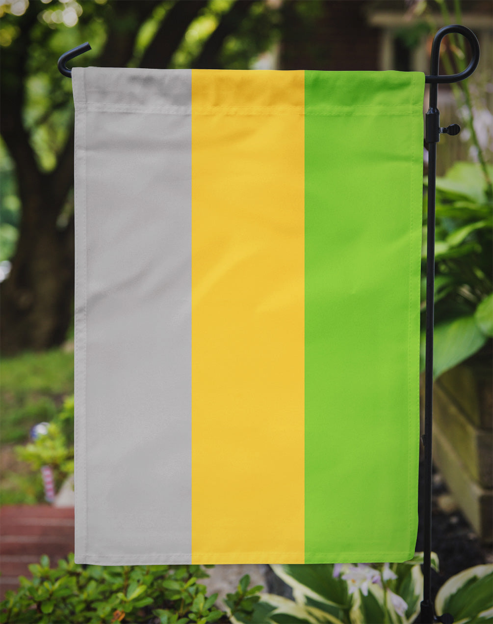 Lithromantic Pride Flag Garden Size