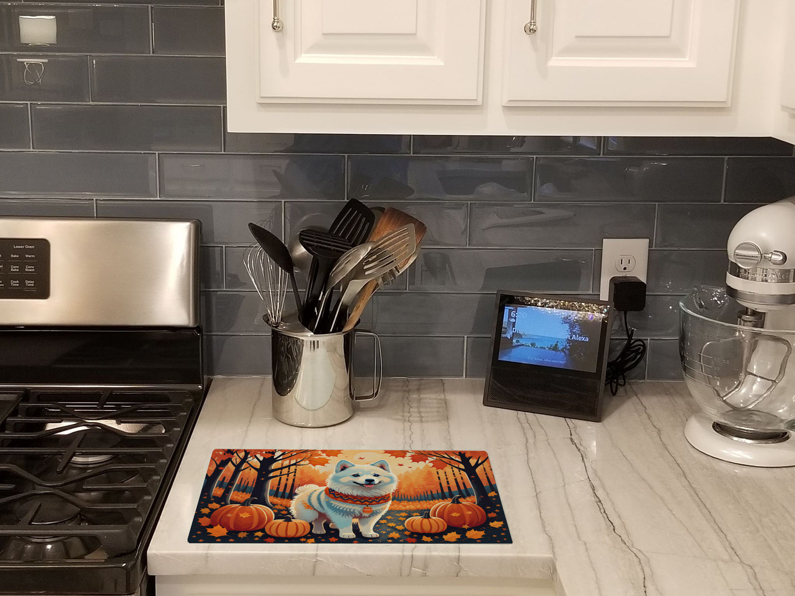 Caroline's Treasures American Eskimo Fall Glass Cutting Boards – Durable, Decorative Kitchen Art Large