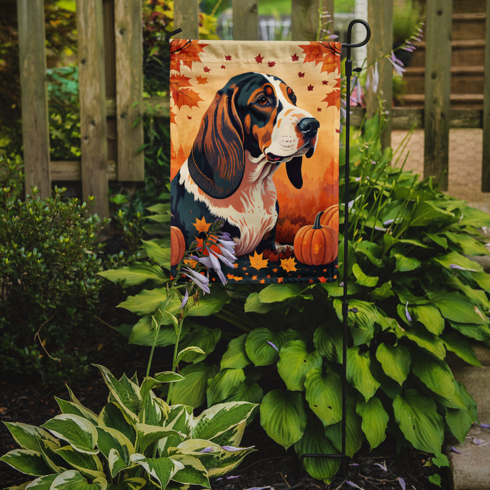 Caroline's Treasures Basset Hound Fall Garden Flag – Dog Surrounded by Pumpkins & Autumn Leaves