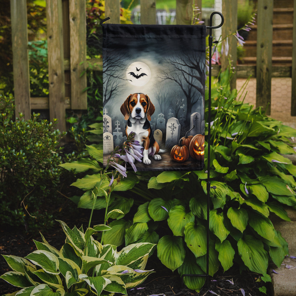 Caroline's Treasures Beagle Spooky Halloween Garden Flag – Dog in Cemetery Scene