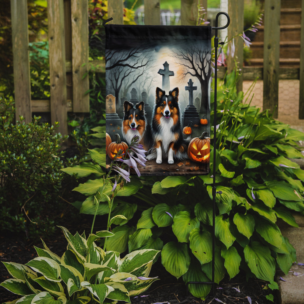 Caroline's Treasures Sheltie Spooky Halloween Garden Flag – Dog in Cemetery Scene