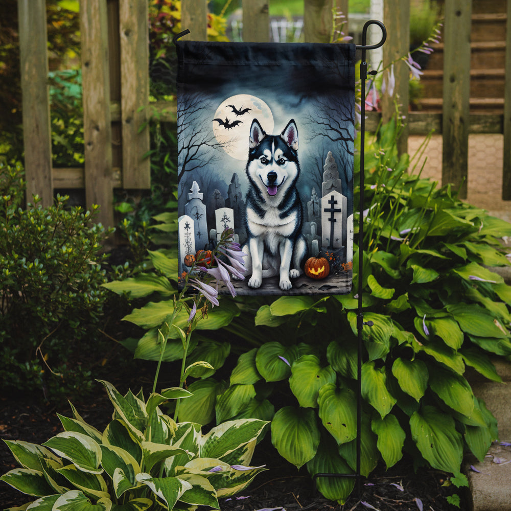 Caroline's Treasures Siberian Husky Spooky Halloween Garden Flag – Dog in Cemetery Scene
