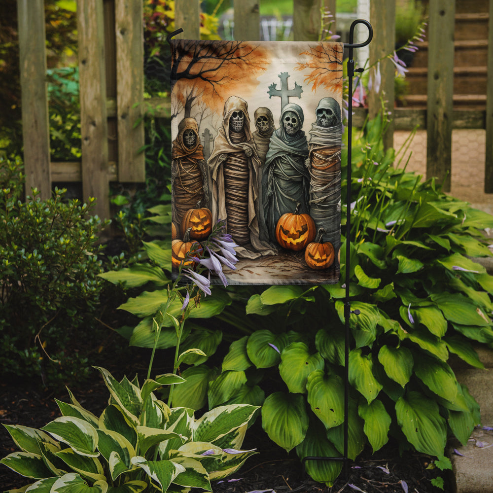 Caroline's Treasures Mummies Spooky Halloween Garden Flag – Outdoor Decorative Yard Flag