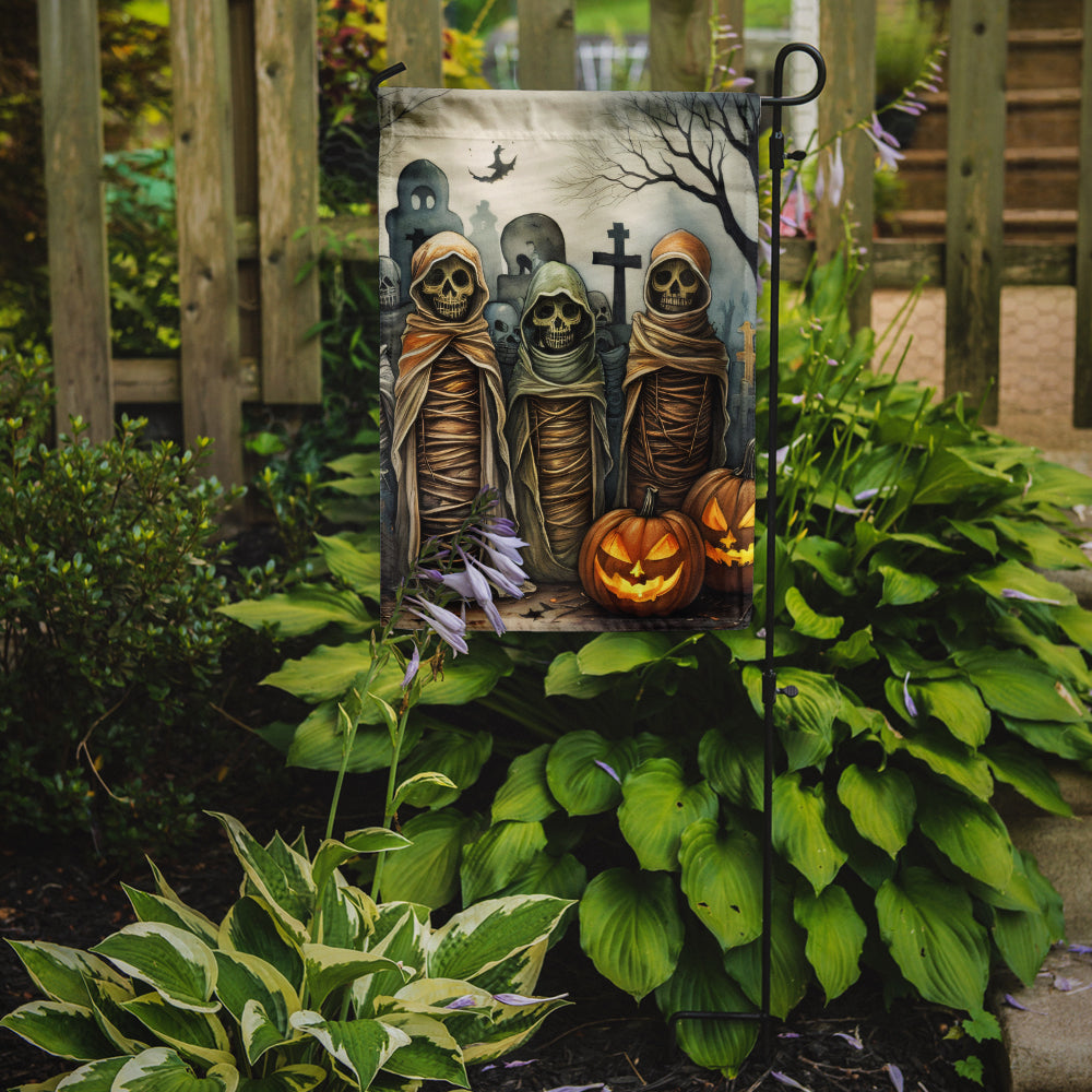 Caroline's Treasures Mummies Spooky Halloween Garden Flag – Outdoor Decorative Yard Flag