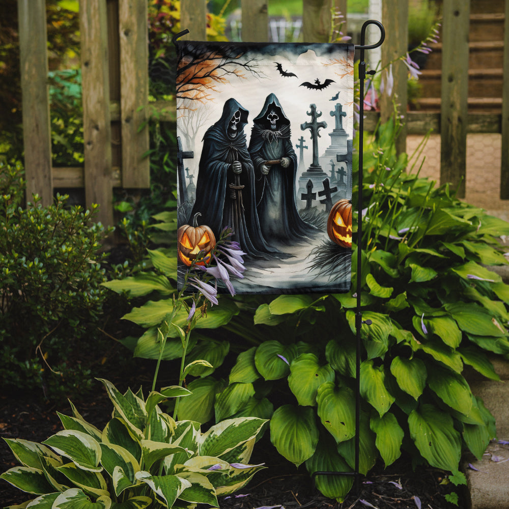 Caroline's Treasures The Grim Reaper Spooky Halloween Garden Flag – Outdoor Decorative Yard Flag