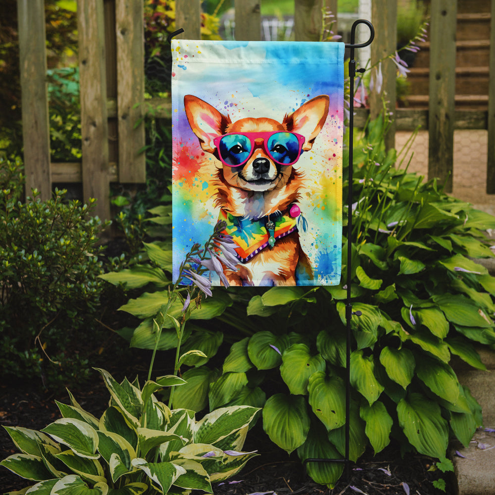 Caroline's Treasures Chihuahua Hippie Dawg Garden Flag – Retro Dog with Sunglasses & Multicolored Background