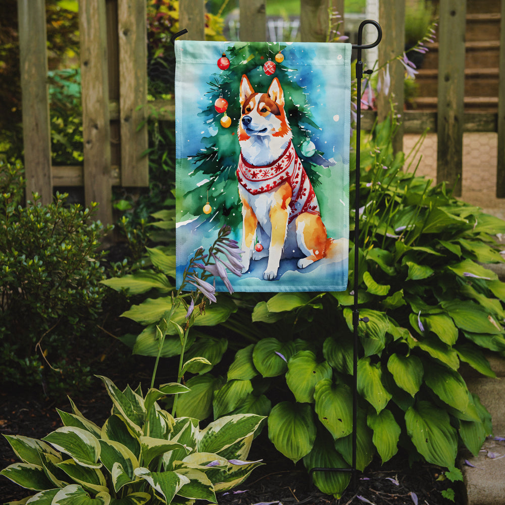 Caroline's Treasures Siberian Husky Christmas Garden Flag – Cozy Dog Holiday Decor with Tree & Presents