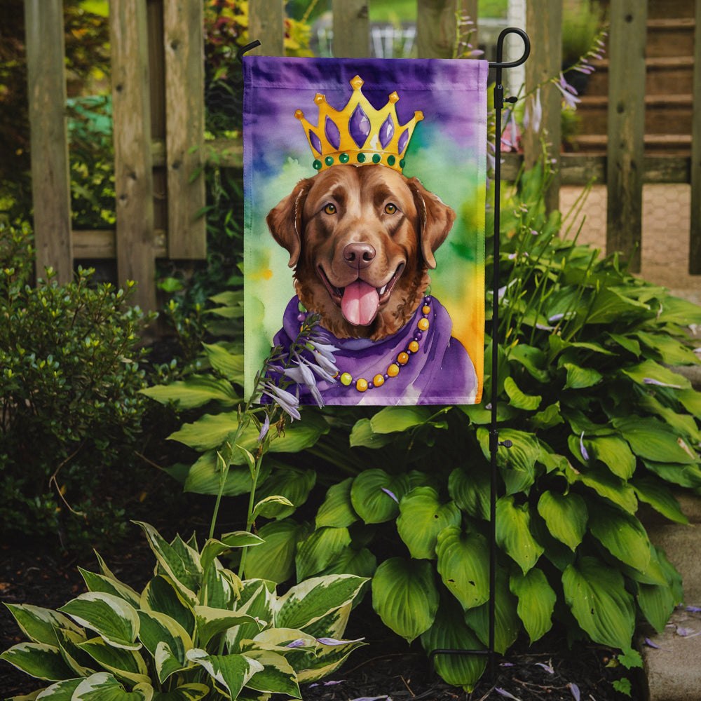 Caroline's Treasures Chesapeake Bay Retriever King of Mardi Gras Garden Flag - Vibrant Dog-Themed Yard Decor by Caroline's Treasures