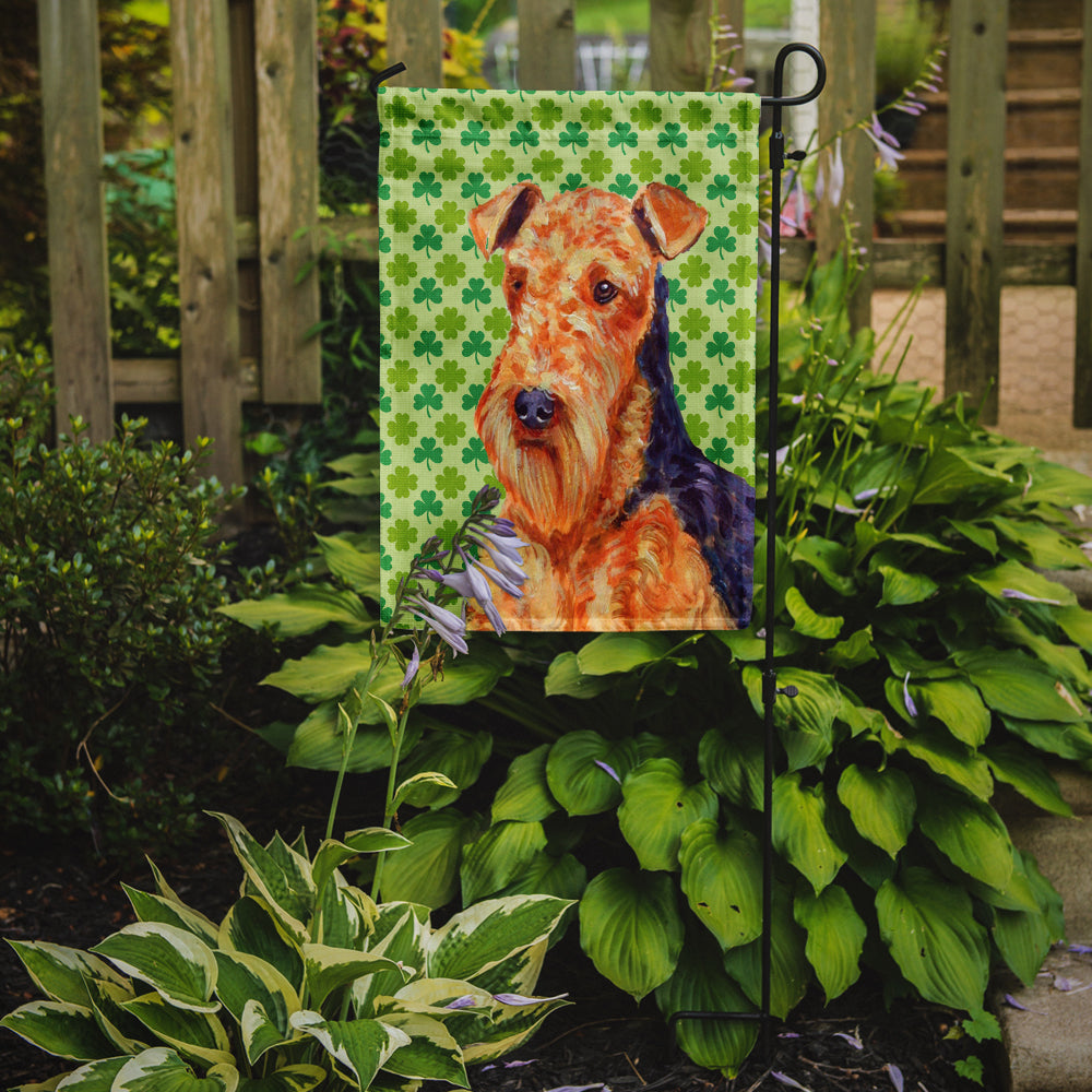 Caroline's Treasures Airedale St. Patrick's Day Shamrock Portrait Garden Flag – Decorative Outdoor Yard Flag