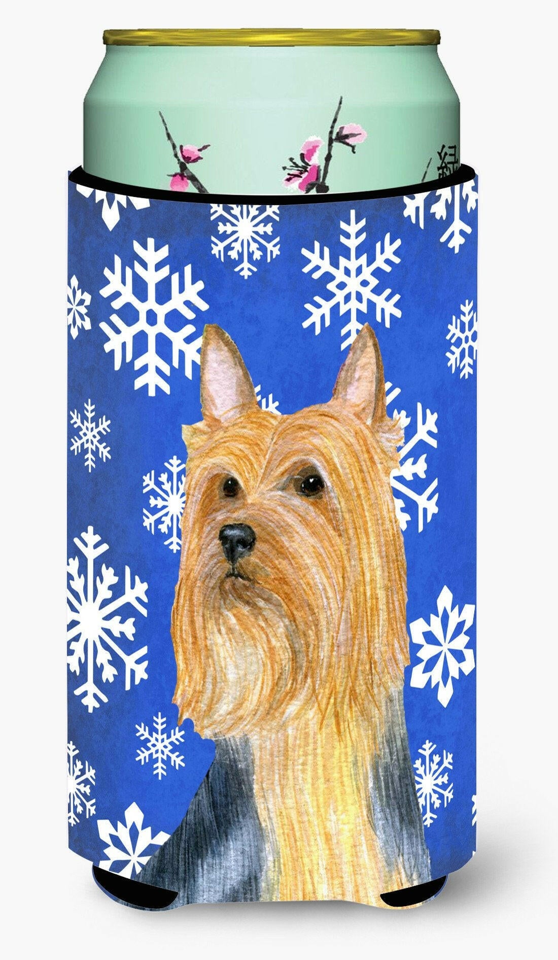 Caroline's Treasures Silky Terrier Winter Snowflakes Holiday Tall Boy Beverage Insulator Beverage Insulator Hugger
