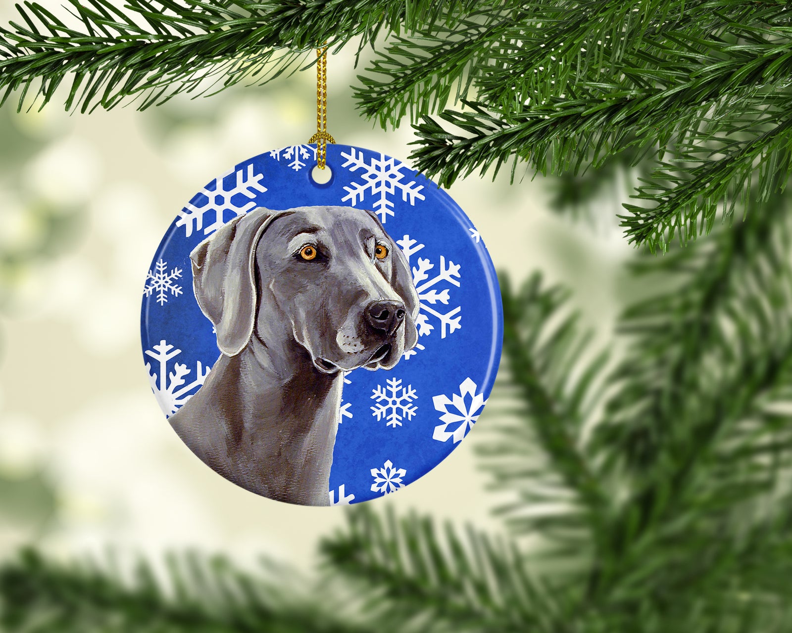 Caroline's Treasures Weimaraner Winter Snowflake Holiday Ornament - Round Ceramic Ornament – Artist-Designed Keepsake Decoration LH9296
