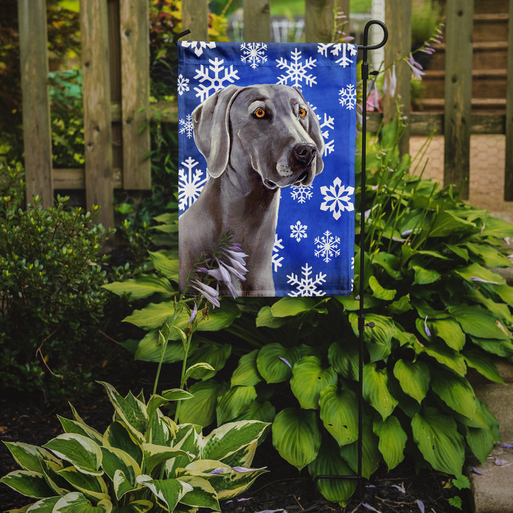 Caroline's Treasures Weimaraner Winter Snowflakes Holiday Garden Flag – Decorative Outdoor Yard Flag