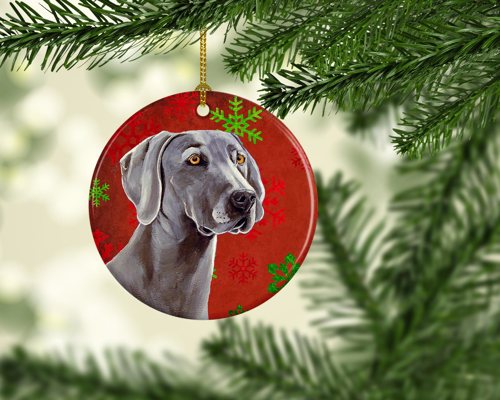 Caroline's Treasures Weimaraner Red Snowflake Holiday Christmas Ornament - Round Ceramic Ornament – Artist-Designed Keepsake Decoration LH9341